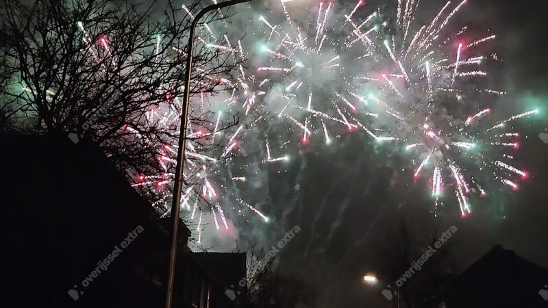 Overijssel knallend het nieuwe jaar in ondanks vuurwerkverbod